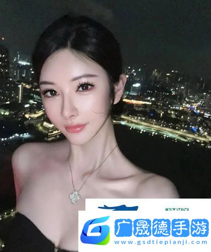 老人船上弄雨荷撫今追昔感嘆歲月如歌令人心潮澎湃！