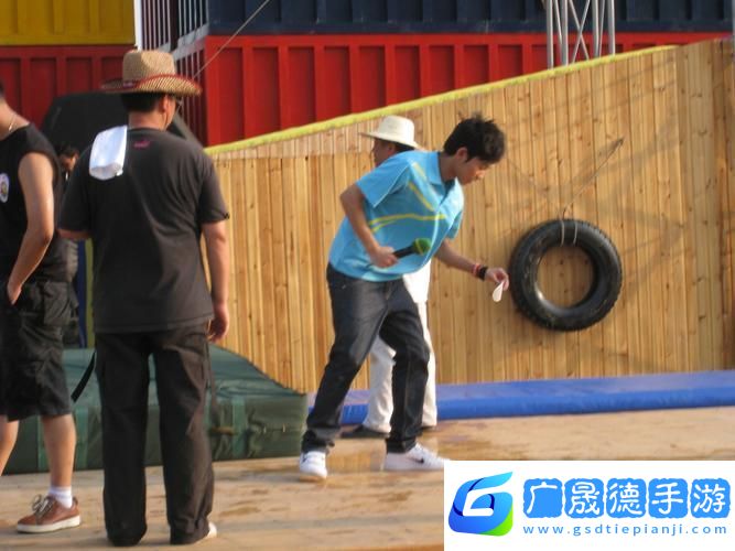 女孩智勇大沖關(guān)